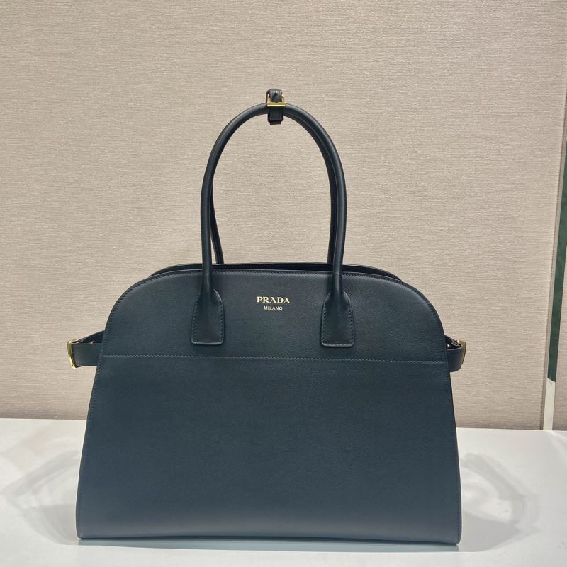 Pra*a tote bags